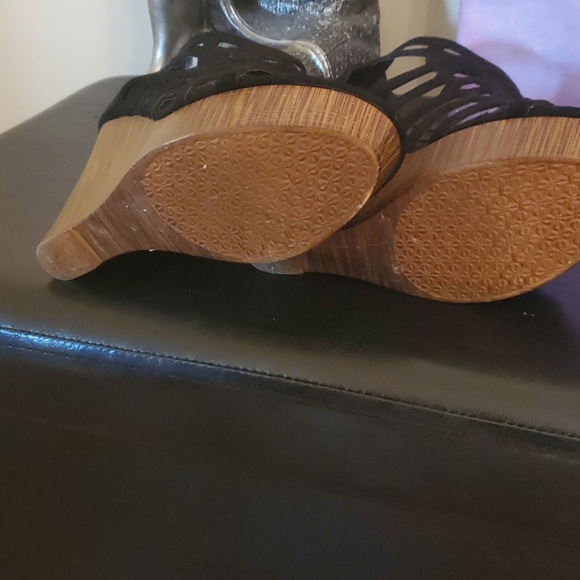 Black and Brown Platform Sandals - Picture 4 of 4